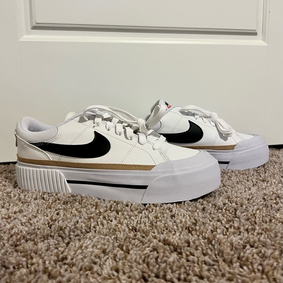 Nike Shoes - NWT NIKE Womens Court Legacy Lift Sneaker 8.5